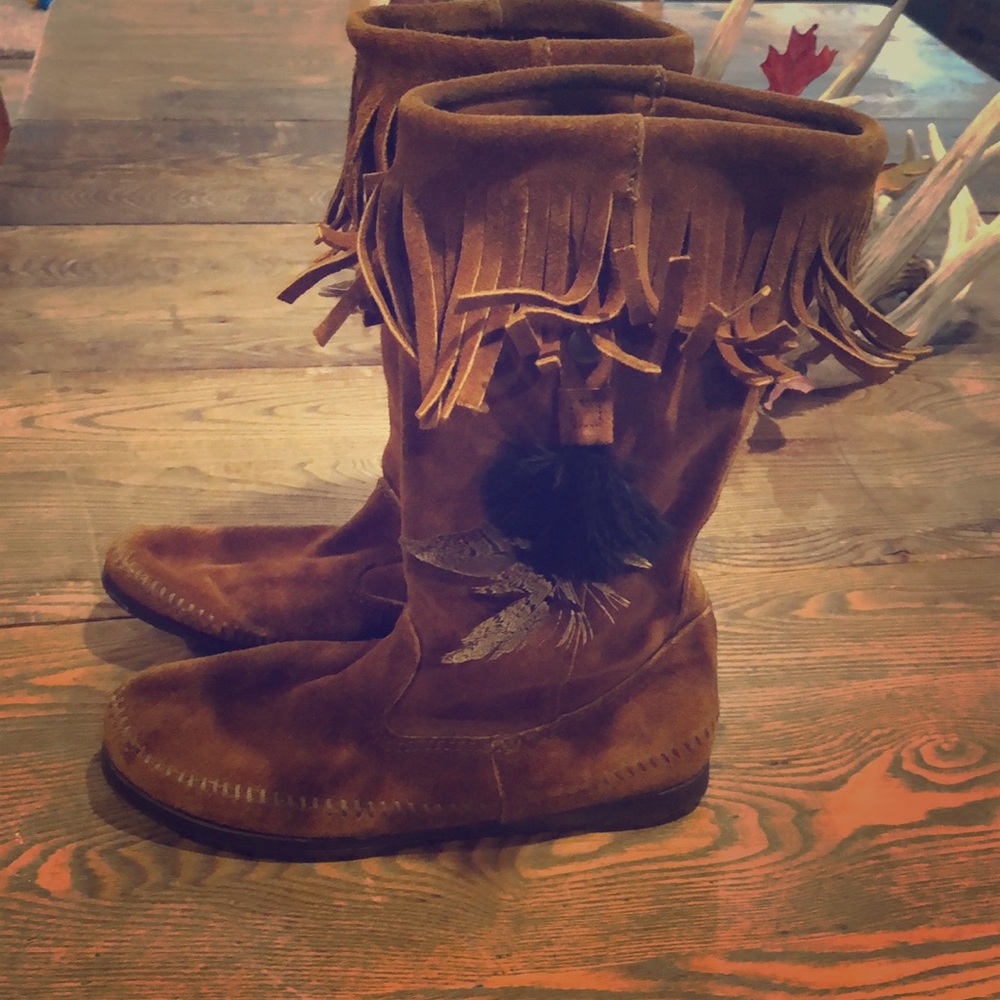 Minnetonka Moccasins size 8